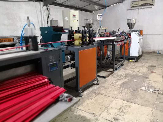 Mit hohem Ausschuss PVC-Daten-Streifen-Preis-Halter-Verdrängungs-Maschine 380V